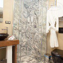 Juliet Rooms & Kitchen