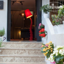 Juliet Rooms & Kitchen