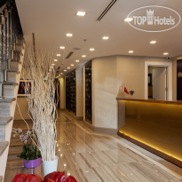Inera Hotel Вестибюль