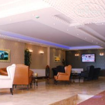 The Port Hotel Вестибюль