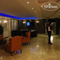 The Port Hotel Вестибюль
