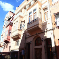 Tom Square Boutique Hotel