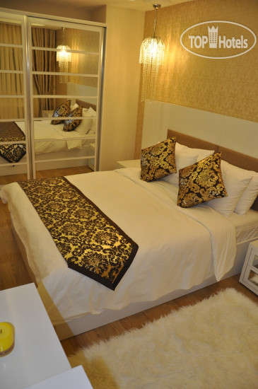 New photos from tourists Queen Residence