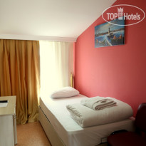 Educa Hostel Airport