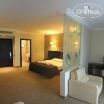 Ener Old Castle Resort Hotel 