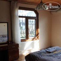 Youth Motel Bosphorus Brooklyn 13 - YMBB 13 