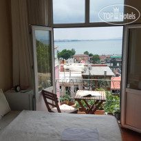 Rota 2nd Floor Guesthouse 