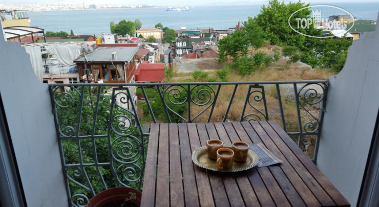 Новые добавленные фото туристов Rota 2nd Floor Guesthouse 