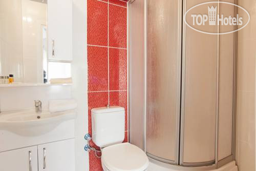 Новые добавленные фото туристов 8 Rooms Suites Hotel 