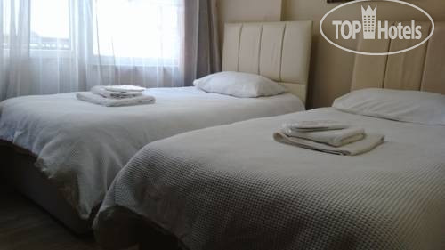 8 Rooms Suites Hotel