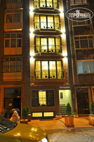 Brickpalas Hotel