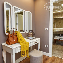 Renata Suites Boutique Hotel