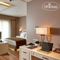 Renata Suites Boutique Hotel