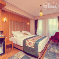 Obelisk Hotel & Suites 