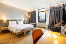 Radisson Istanbul Harbiye 4*