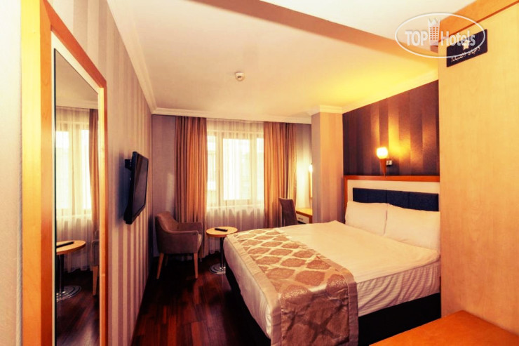 Hotel photo Crestium Prime Square 4*