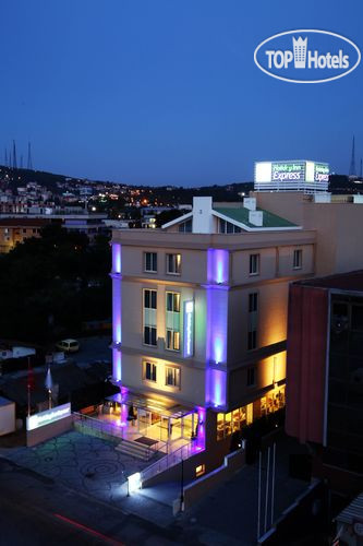 Hotelier's photos Holiday Inn Express Istanbul - Altunizade 3*