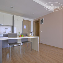 Delmar Suites & Residence