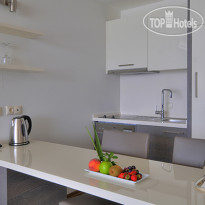 Delmar Suites & Residence