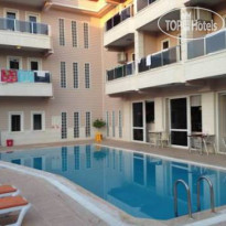 Club Seven Hotel Бассейн