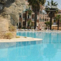 Club Caprice Suites Бассейн