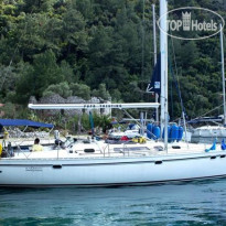 Yacht Charter Hotel 