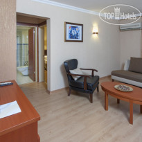 Julian Club Hotel
