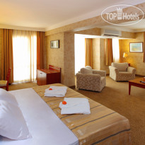 Julian Club Hotel