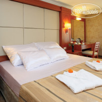Julian Club Hotel