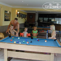 Maxwell Holiday Club 