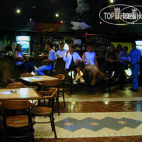 Maxwell Holiday Club 