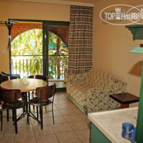 Maxwell Holiday Club 