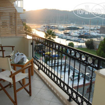 Yacht Boheme Hotel