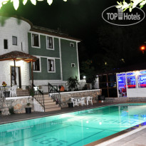 Tarzan Family Hotel