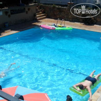 Poppy Apart Hotel Бассейн