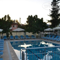 Mavi Hotel Бассейн