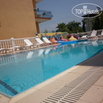 Ozgur Hotel Бассейн
