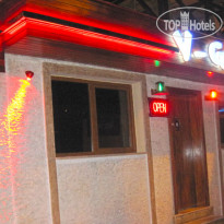 V-Go Hotel & Guesthouse Отель