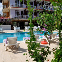 Alis Hotel Бассейн