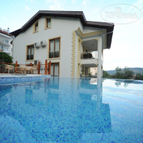 Villa Daffodil Hotel Бассейн