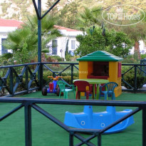 Blue & White Hotel 