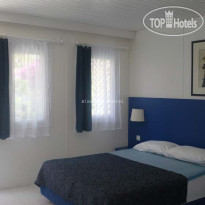 Blue & White Hotel