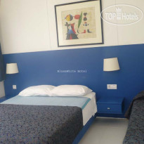 Blue & White Hotel