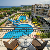 Открытый бассейн с водными горками в главном корпусе (без подогрева) в L oceanica Beach Resort Hotel 5*