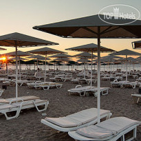Larissa Sultans Beach 