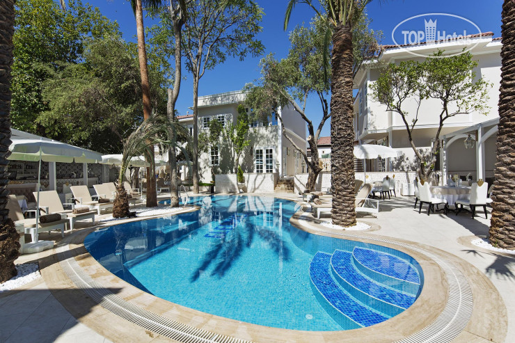 Elegance East Hotel
