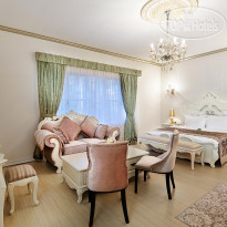 Elegance East Hotel