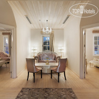 Elegance East Hotel