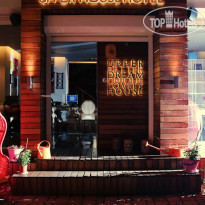 UpperHouse Hotel