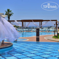 Azura Park Studio Hotel